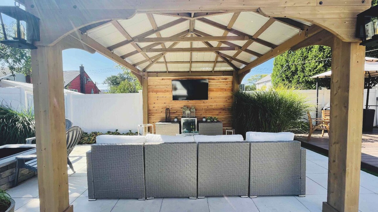 Photo of Patio Balcony in Baldwin Harbor