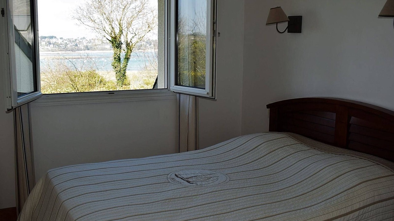 Photo of Bedroom in Louannec