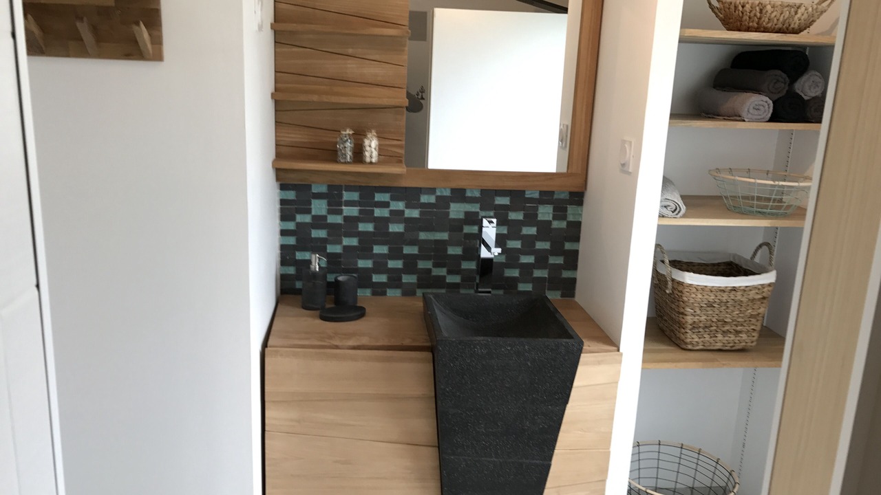 Photo of Bathroom in Tredrez-Locquemeau
