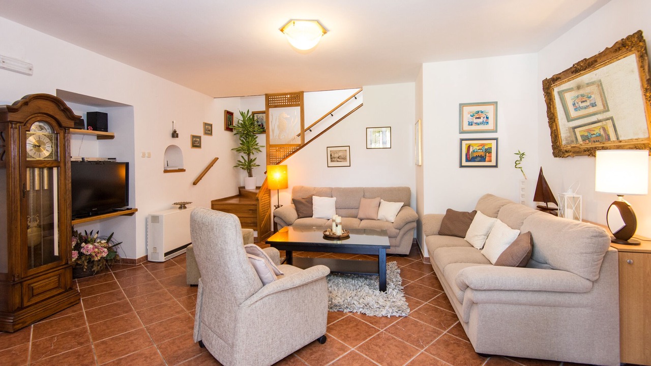 Photo of Livingroom in Pile
