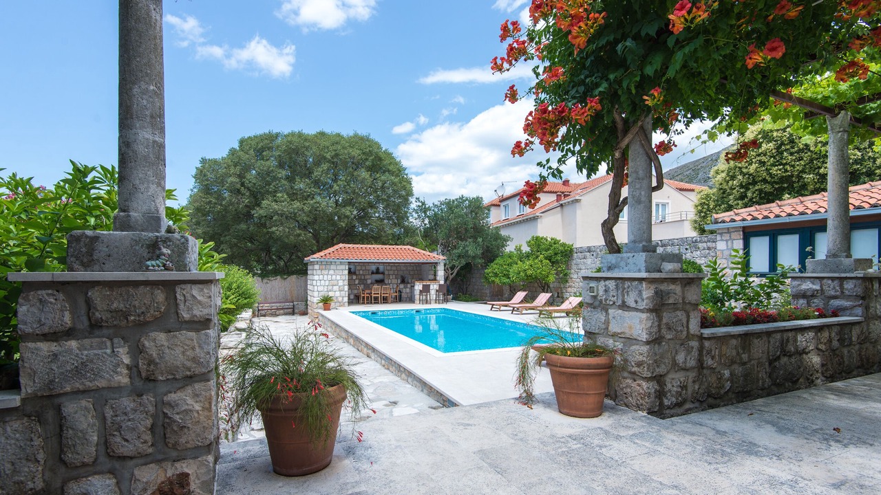 Photo of Outdoor in Pile