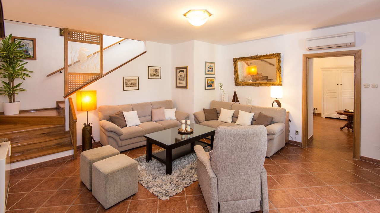 Photo of Livingroom in Pile