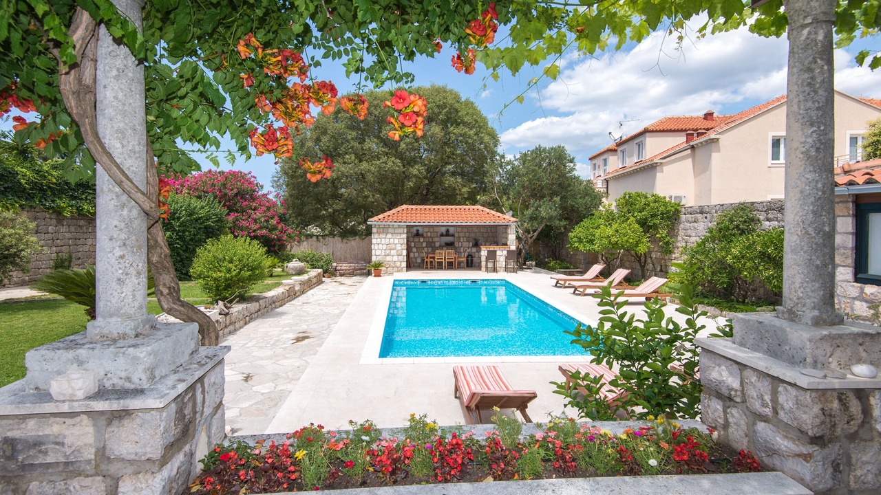 Photo of Outdoor in Pile