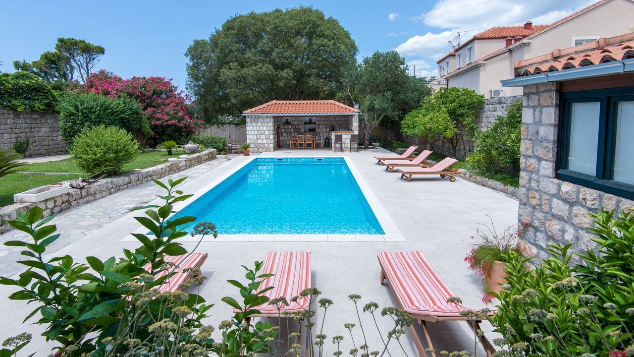 Photo of Outdoor in Pile