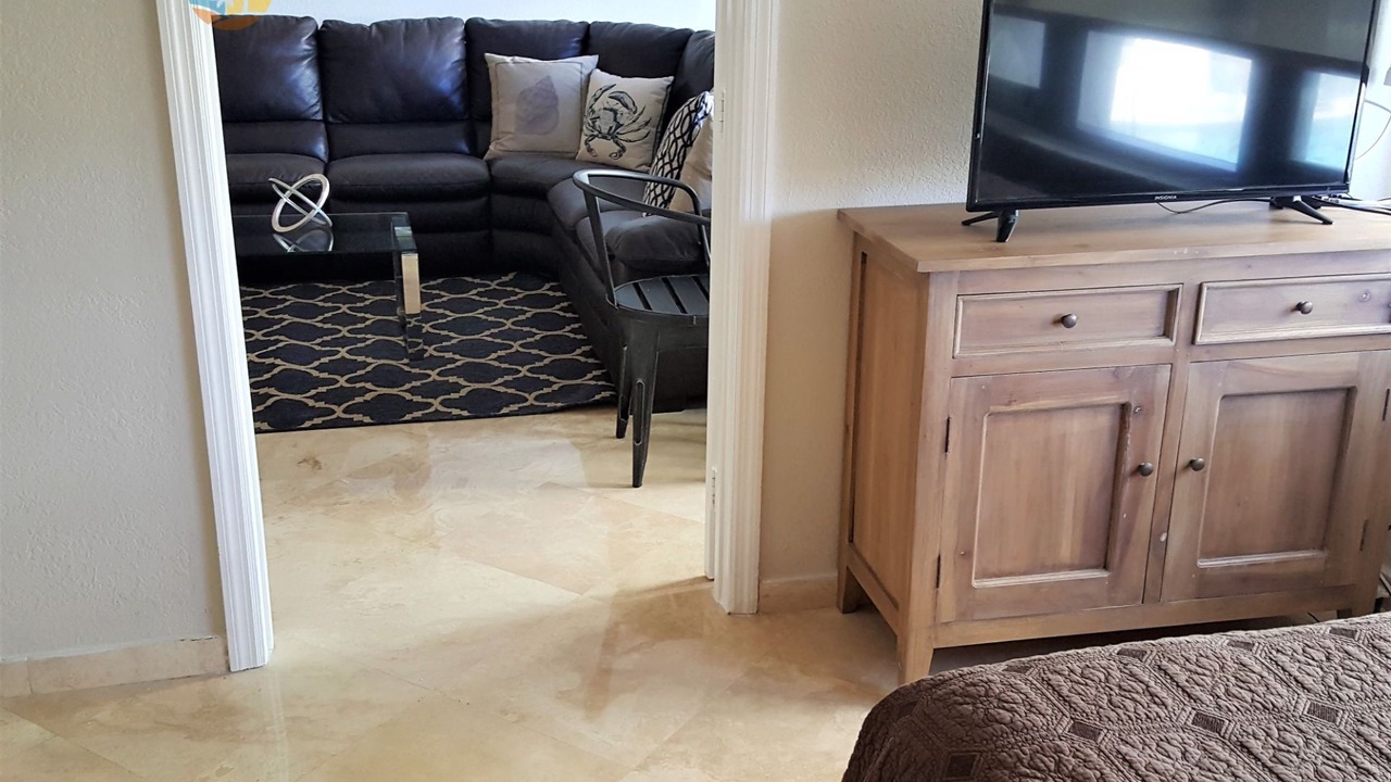 Photo of Livingroom in Mid Beach