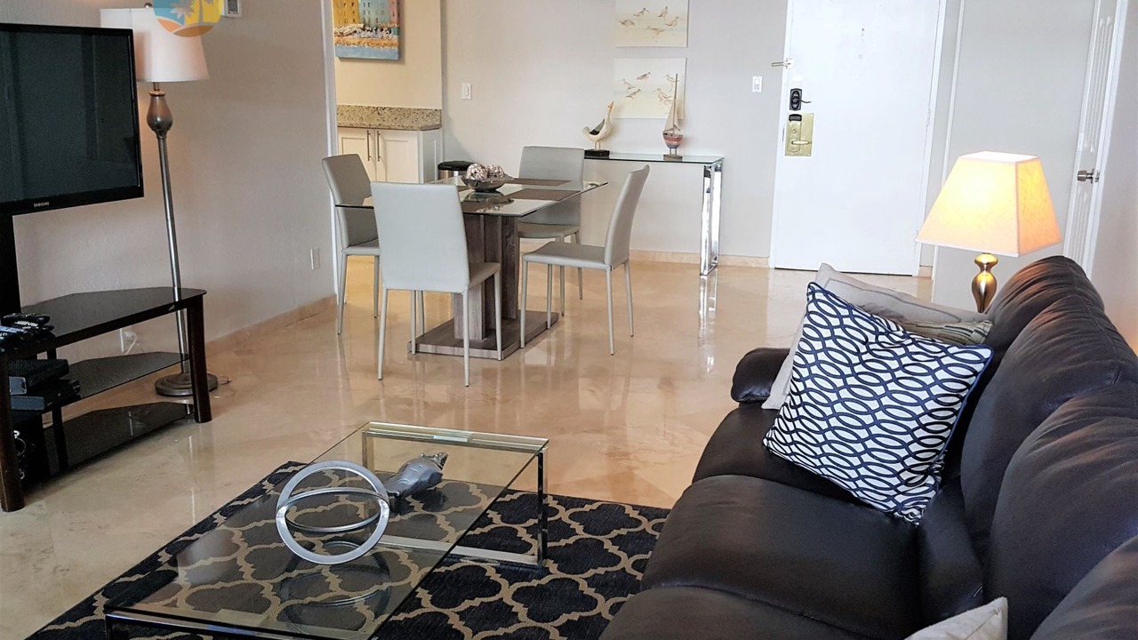 Photo of Livingroom in Mid Beach