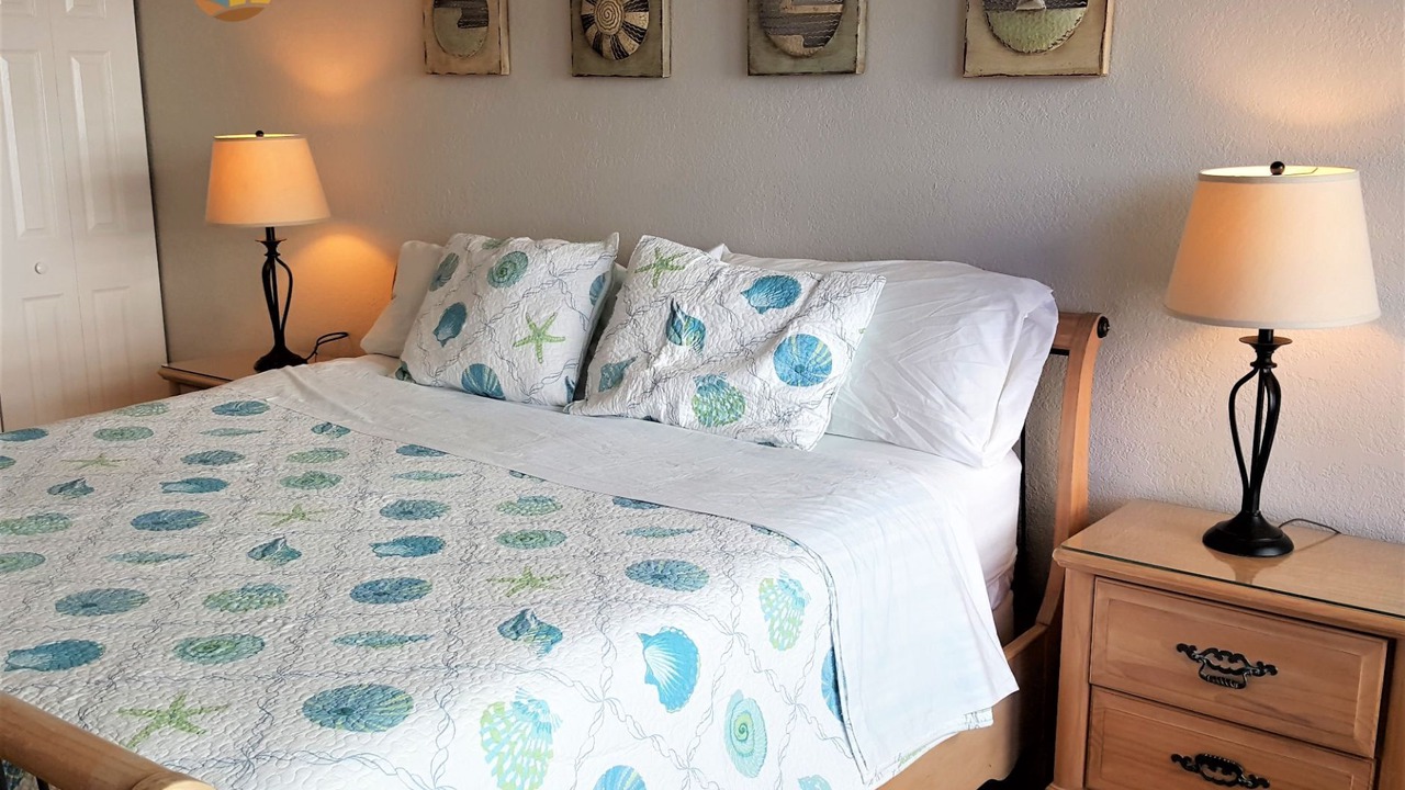Photo of Bedroom in Mid Beach