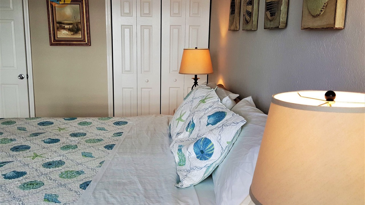 Photo of Bedroom in Mid Beach