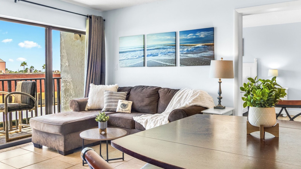 Photo of Livingroom in Banana River Estates