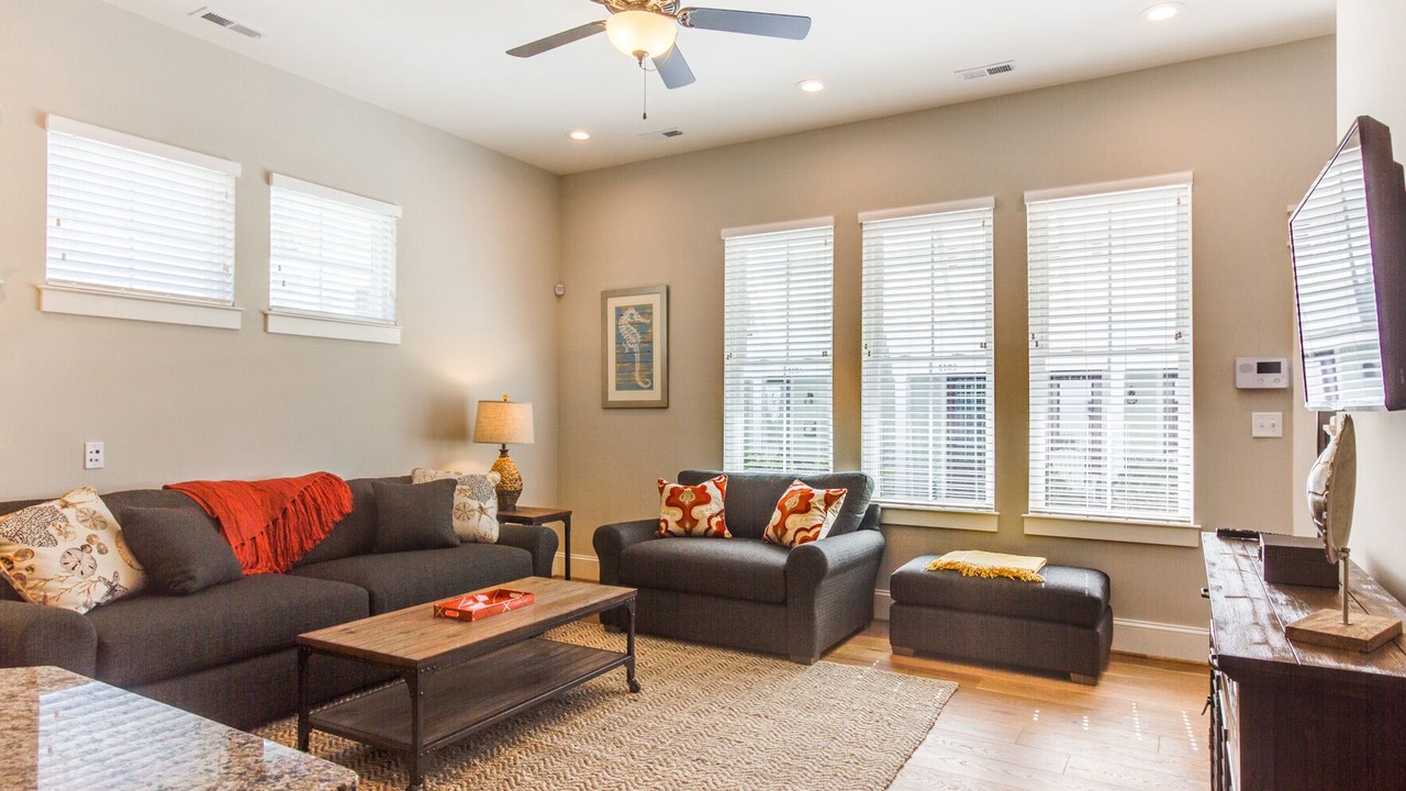 Photo of Livingroom in Northeast Virginia Beach