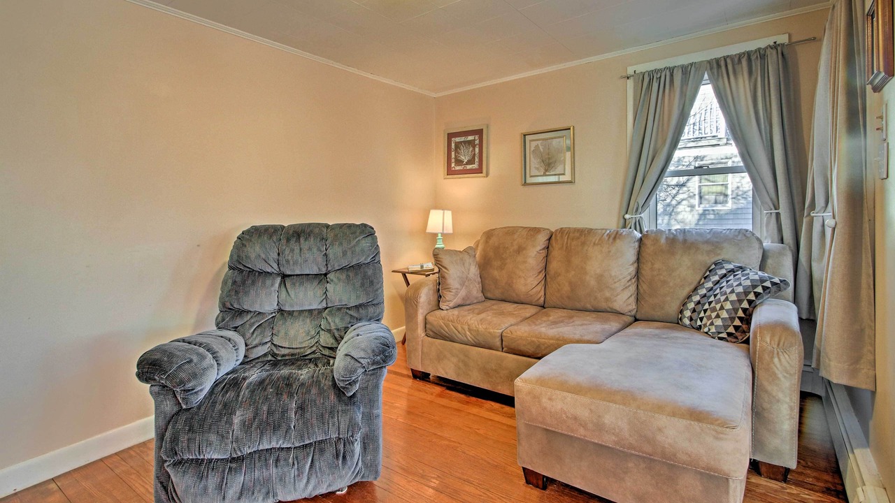 Photo of Livingroom in Buzzards Bay
