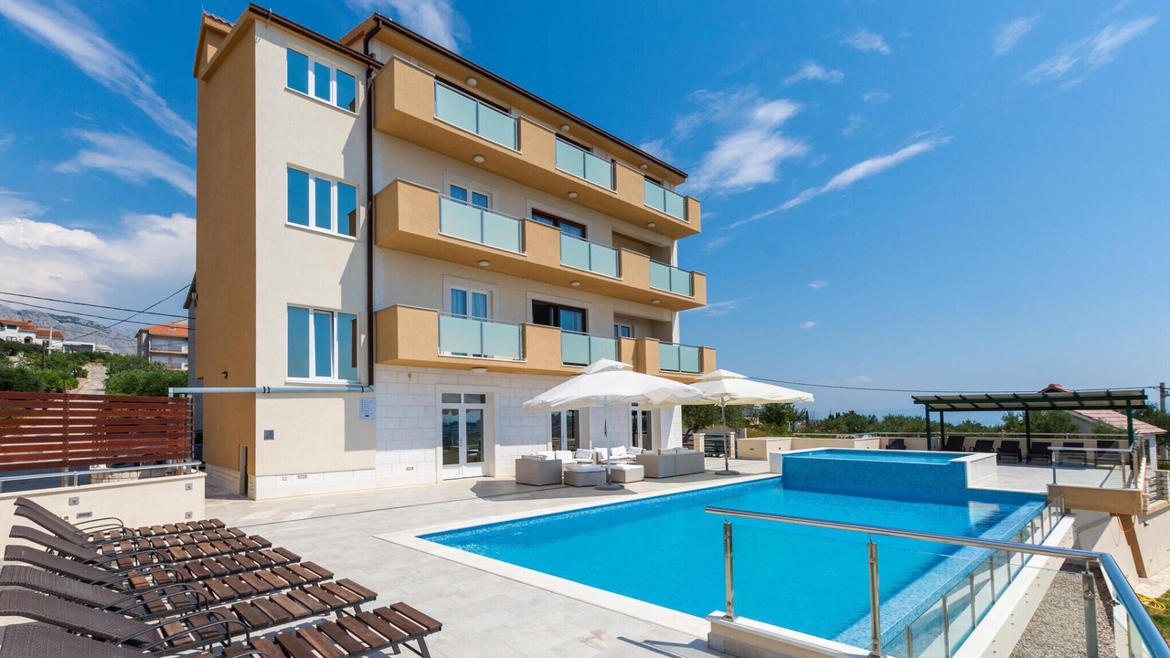 Photo of Outdoor in Mravince