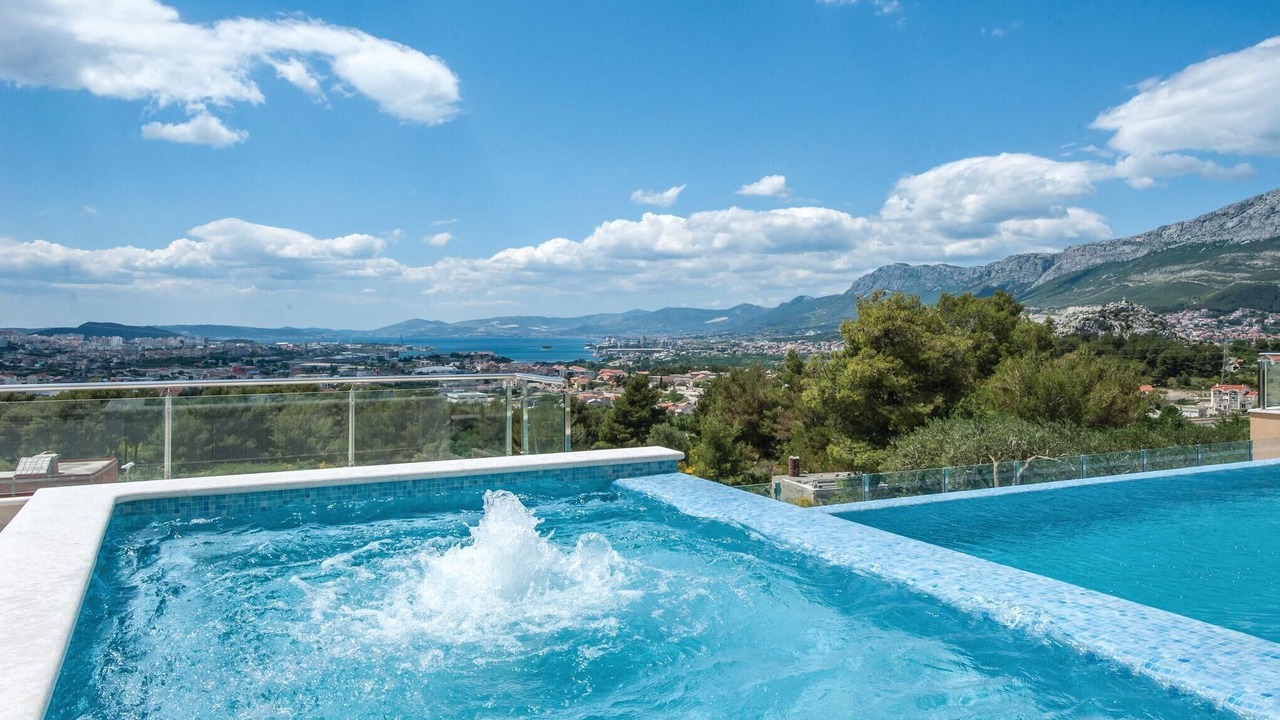 Photo of Outdoor in Mravince