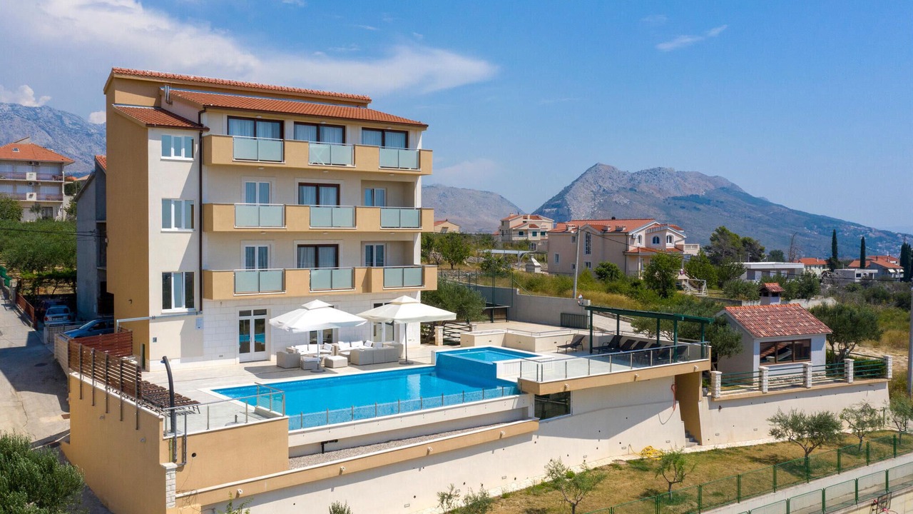 Photo of Outdoor in Mravince