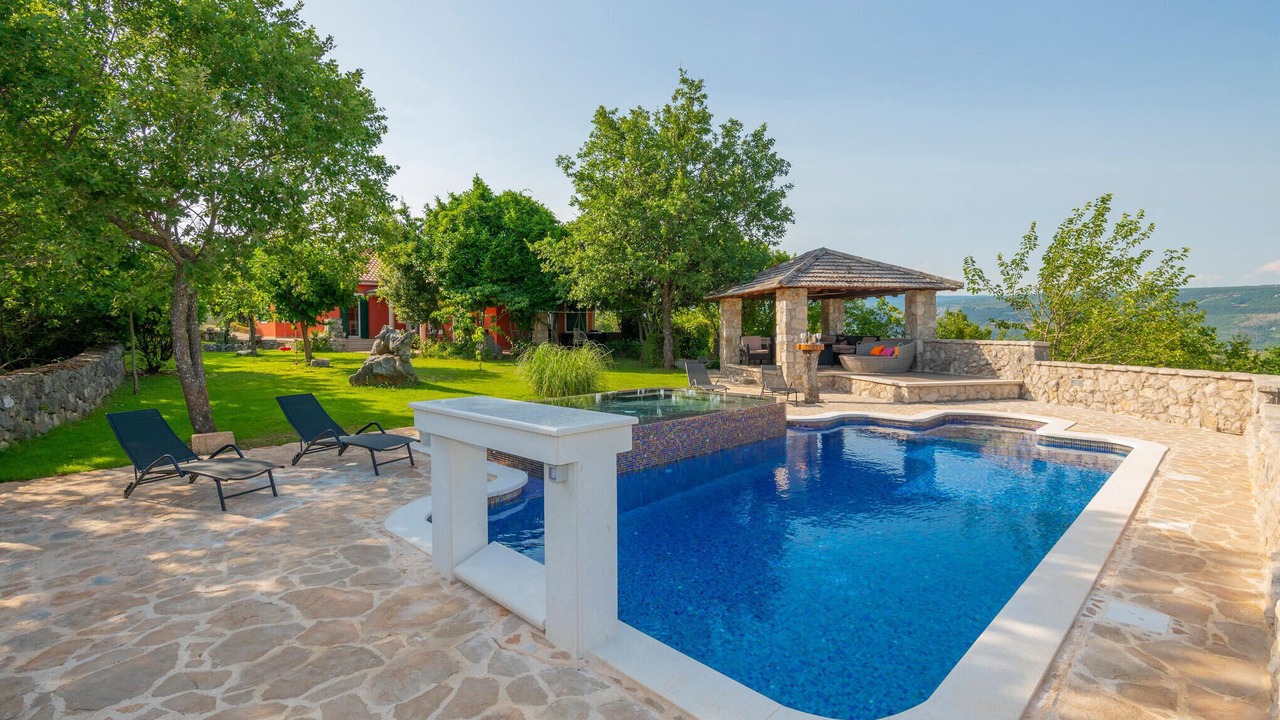 Photo of Outdoor in Grubine