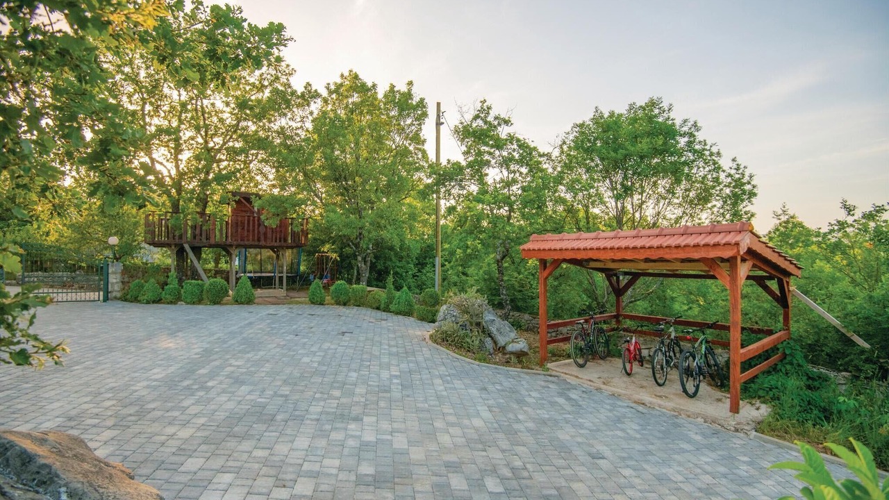 Photo of Outdoor in Grubine