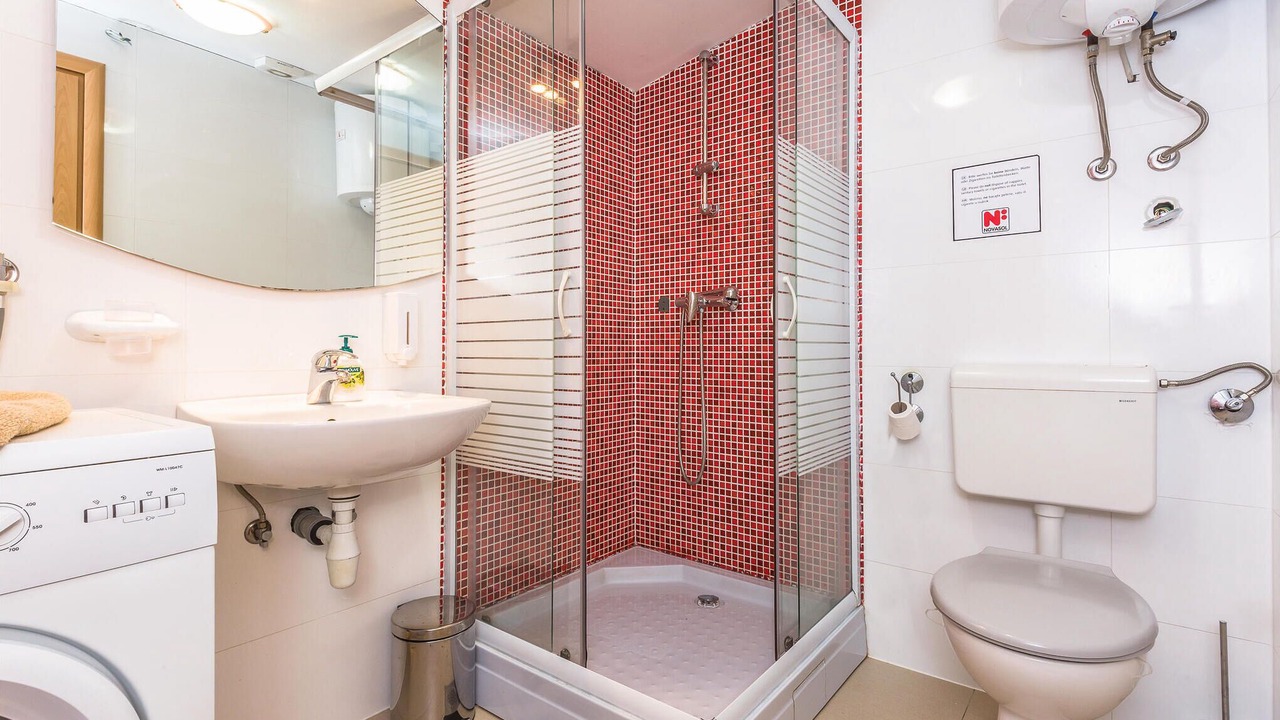 Photo of Bathroom in Brela