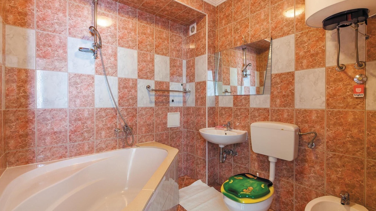 Photo of Bathroom in Borak