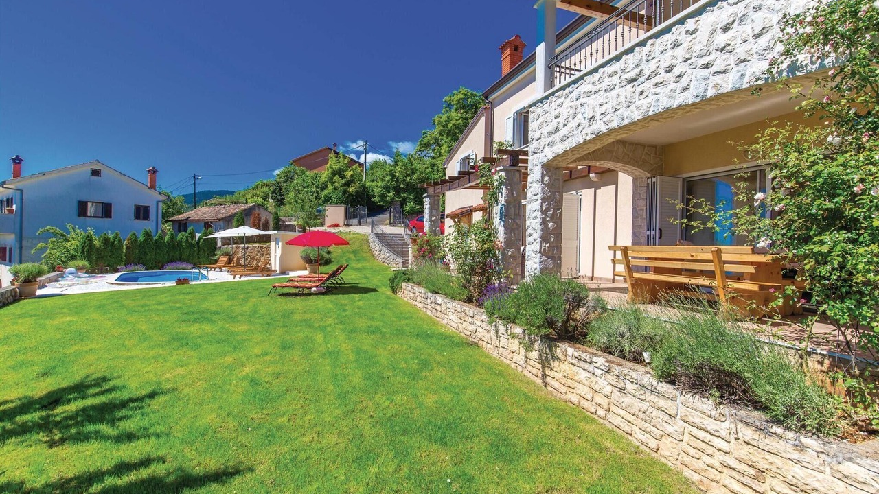 Photo of Outdoor in Opric