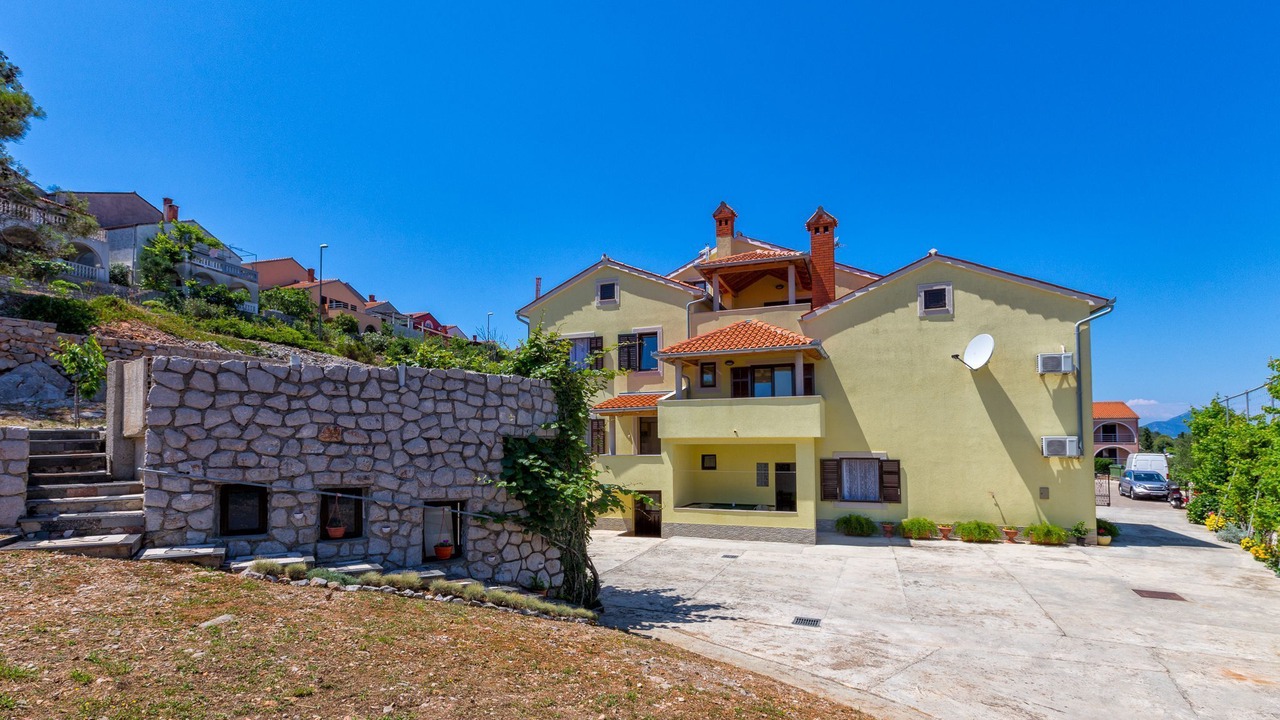 Photo of Outdoor in Cove Murtar