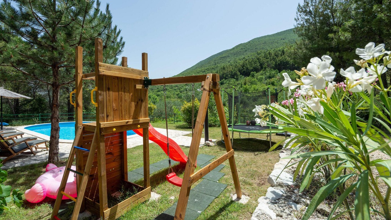 Photo of Outdoor in Slime