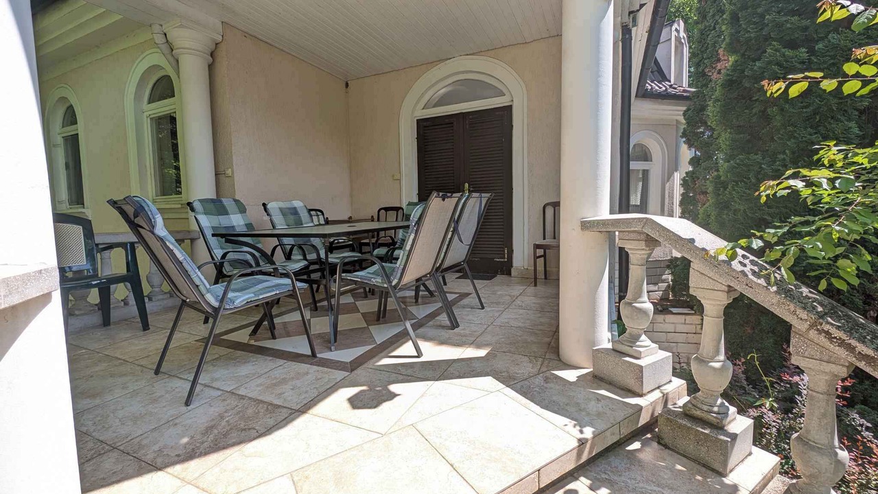 Photo of Outdoor in Gardony