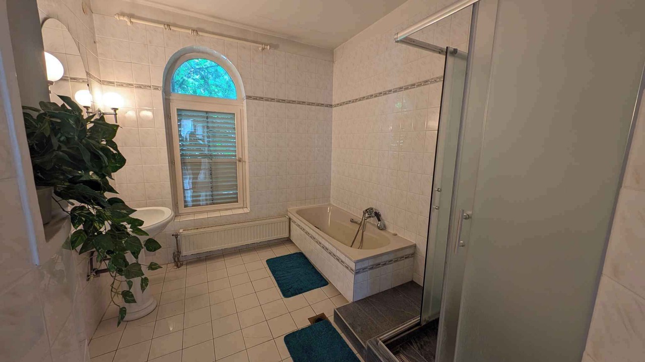 Photo of Bathroom in Gardony
