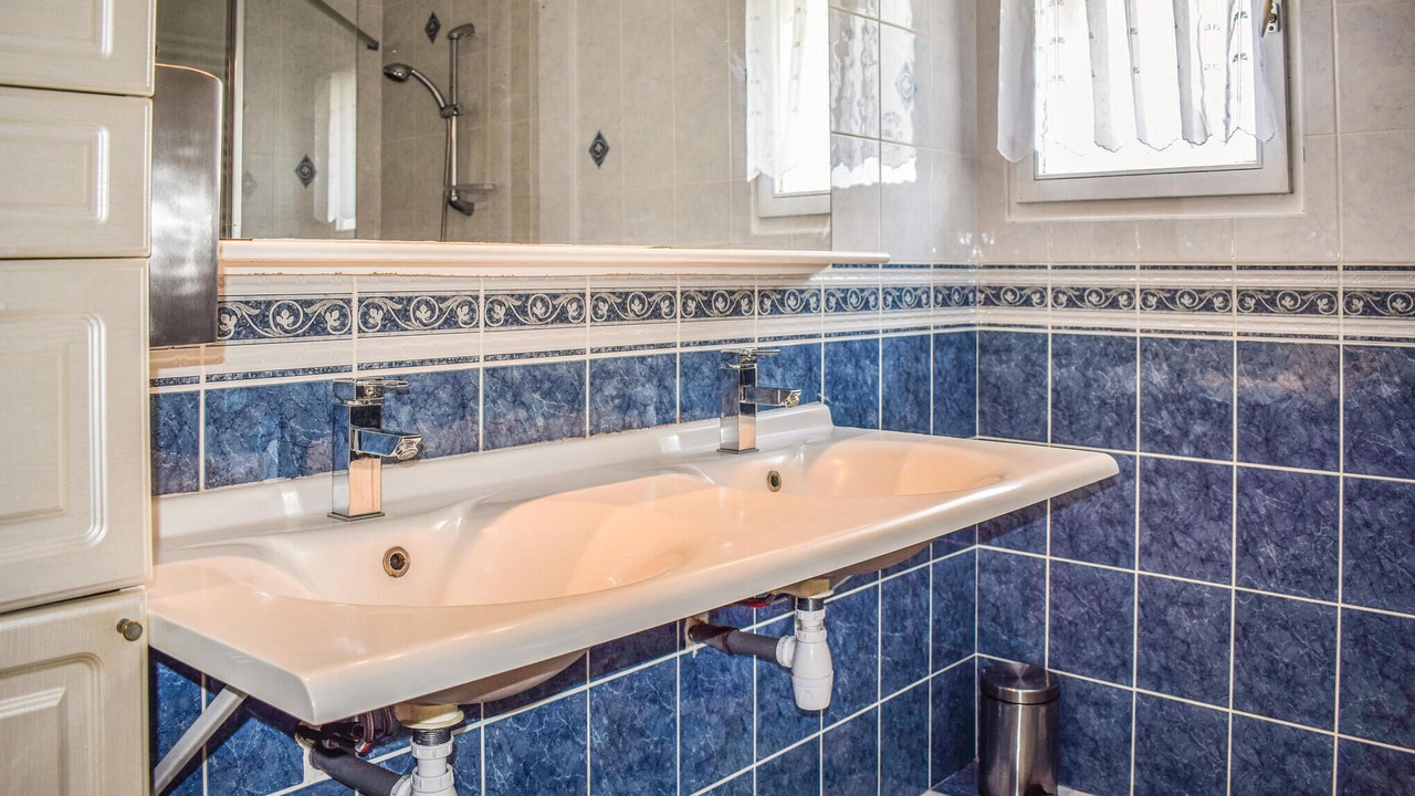Photo of Bathroom in Pommeret