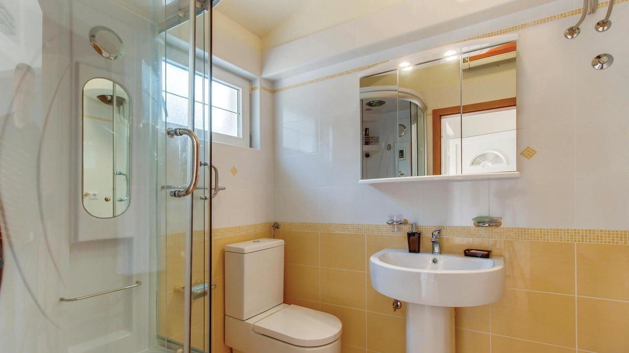 Photo of Bathroom in Porozina