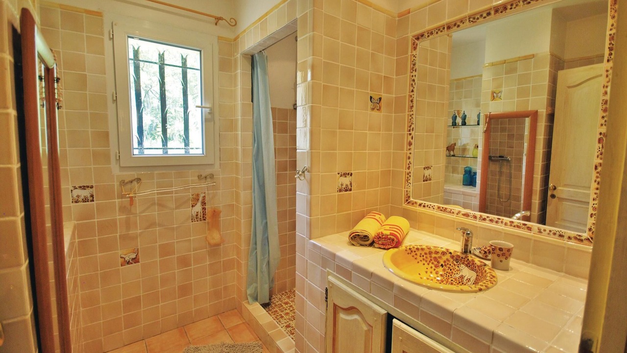 Photo of Bathroom in Salernes