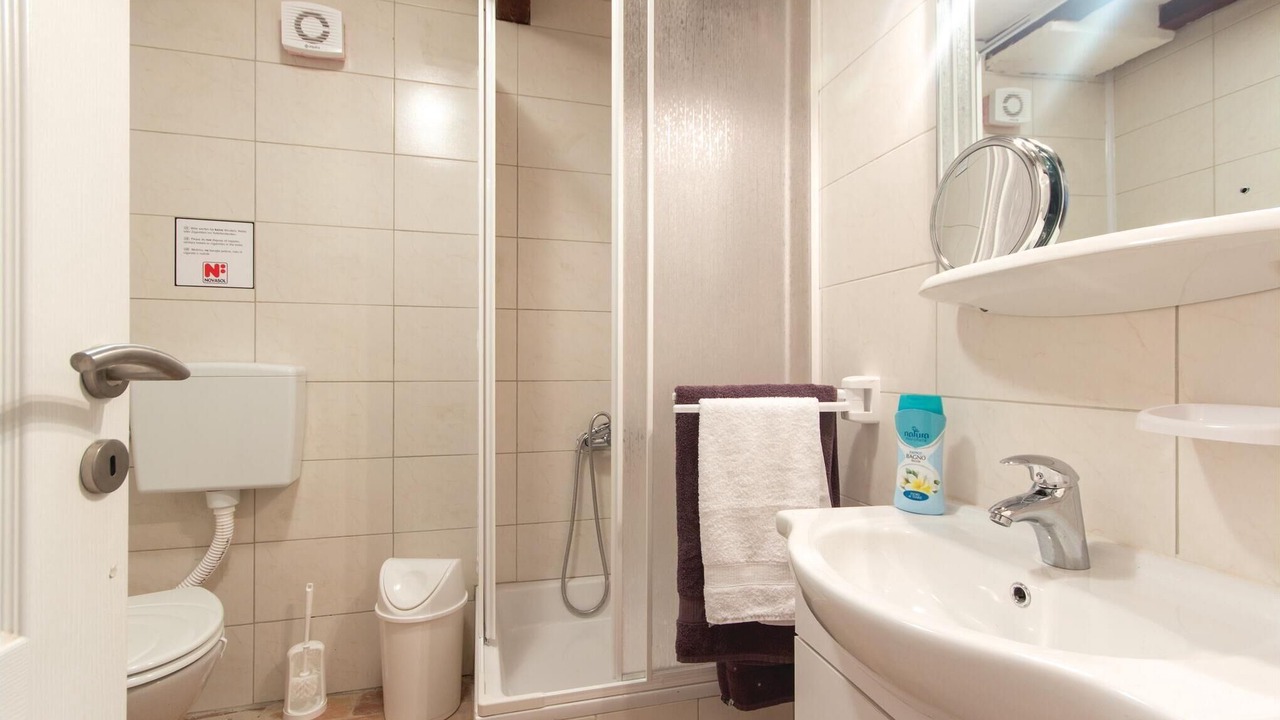 Photo of Bathroom in Tinjan