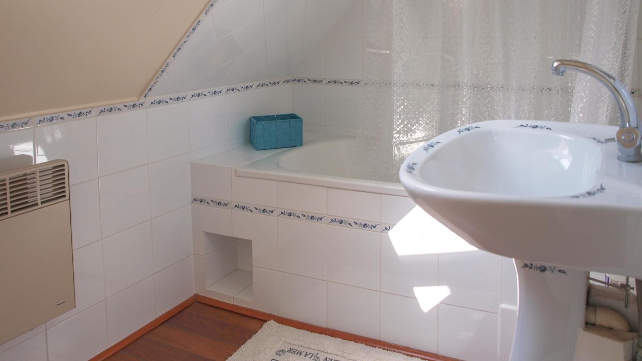 Photo of Bathroom in Pleubian
