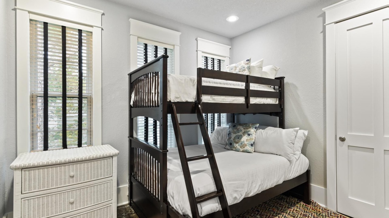 Photo of Bedroom in Forest District