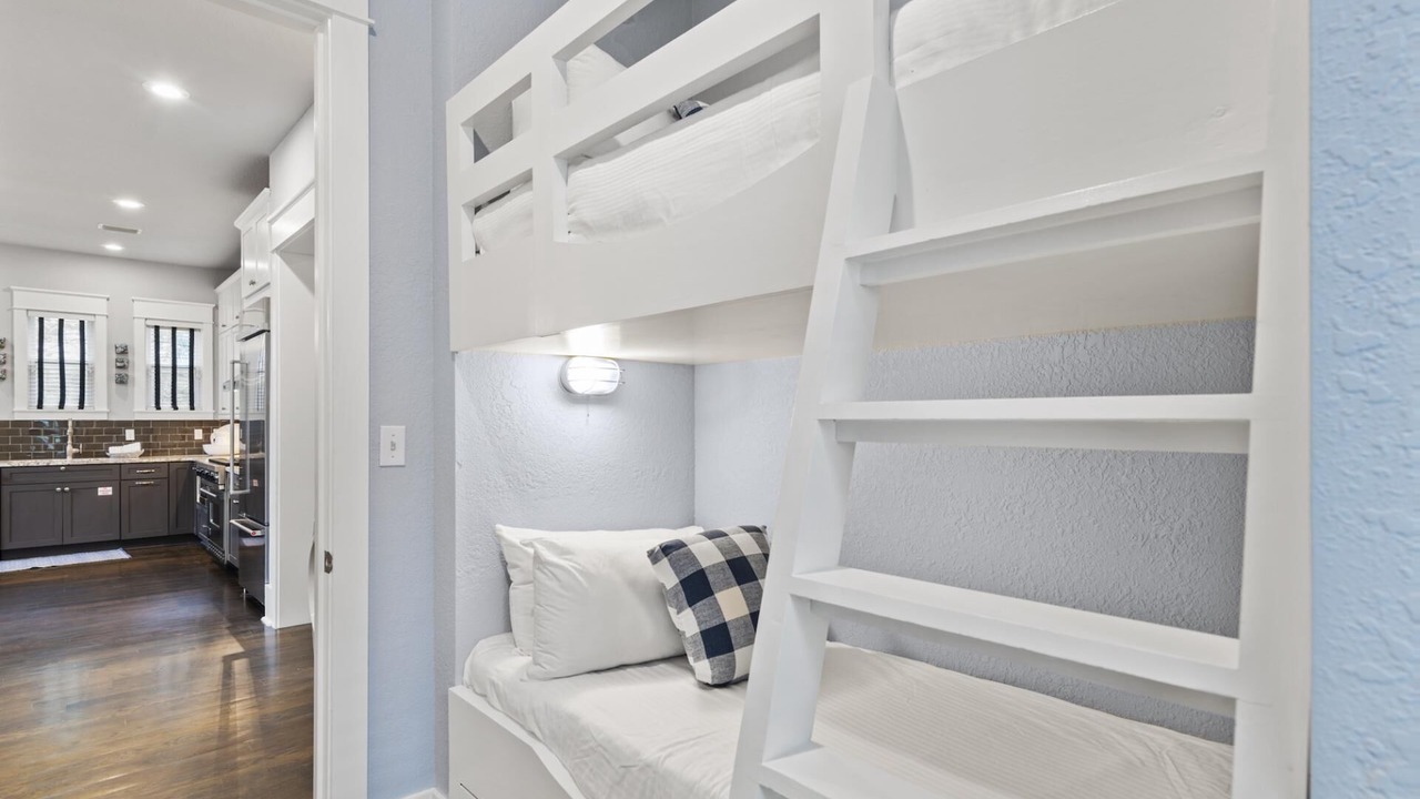 Photo of Bedroom in Forest District