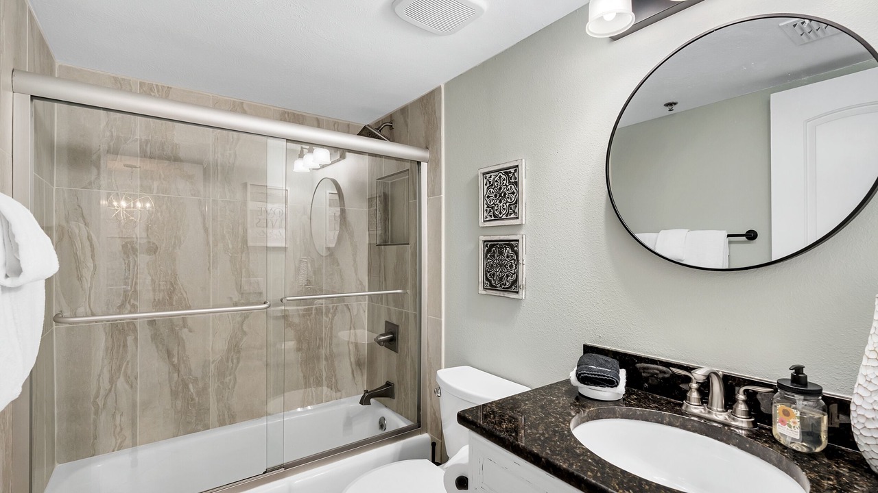 Photo of Bathroom in Holiday Isle