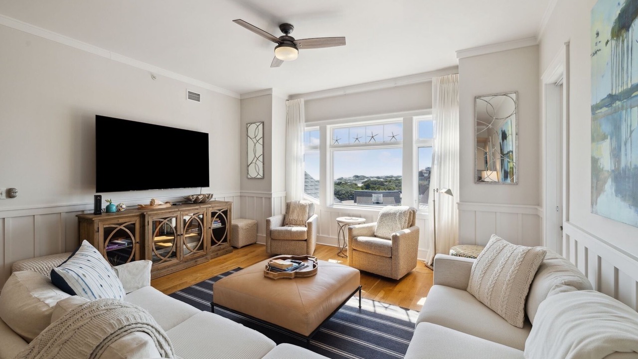 Photo of Livingroom in WaterSound Beach