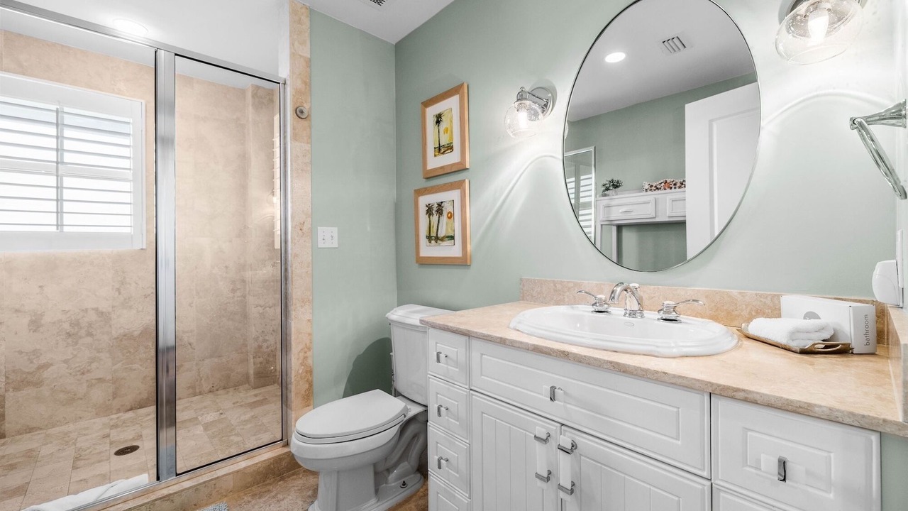 Photo of Bathroom in Gulf District