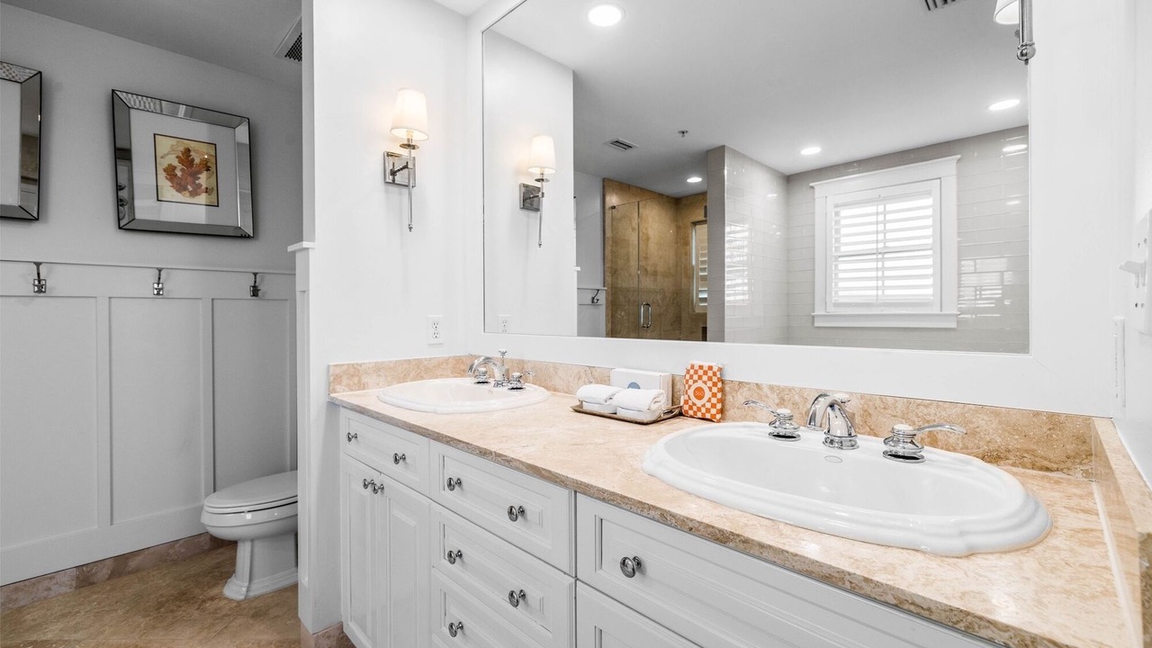 Photo of Bathroom in Gulf District