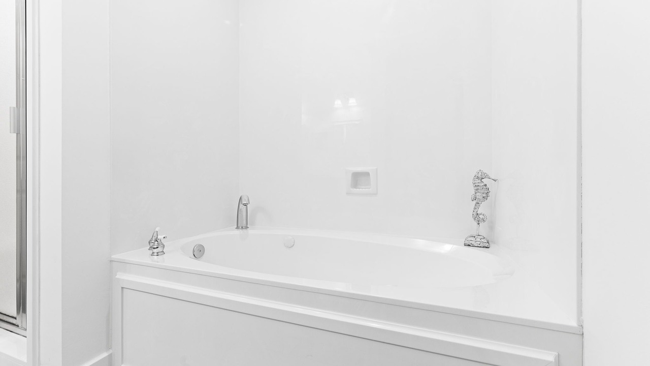 Photo of Bathroom in Beach District