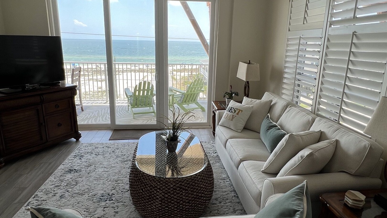 Photo of Livingroom in Mexico Beach