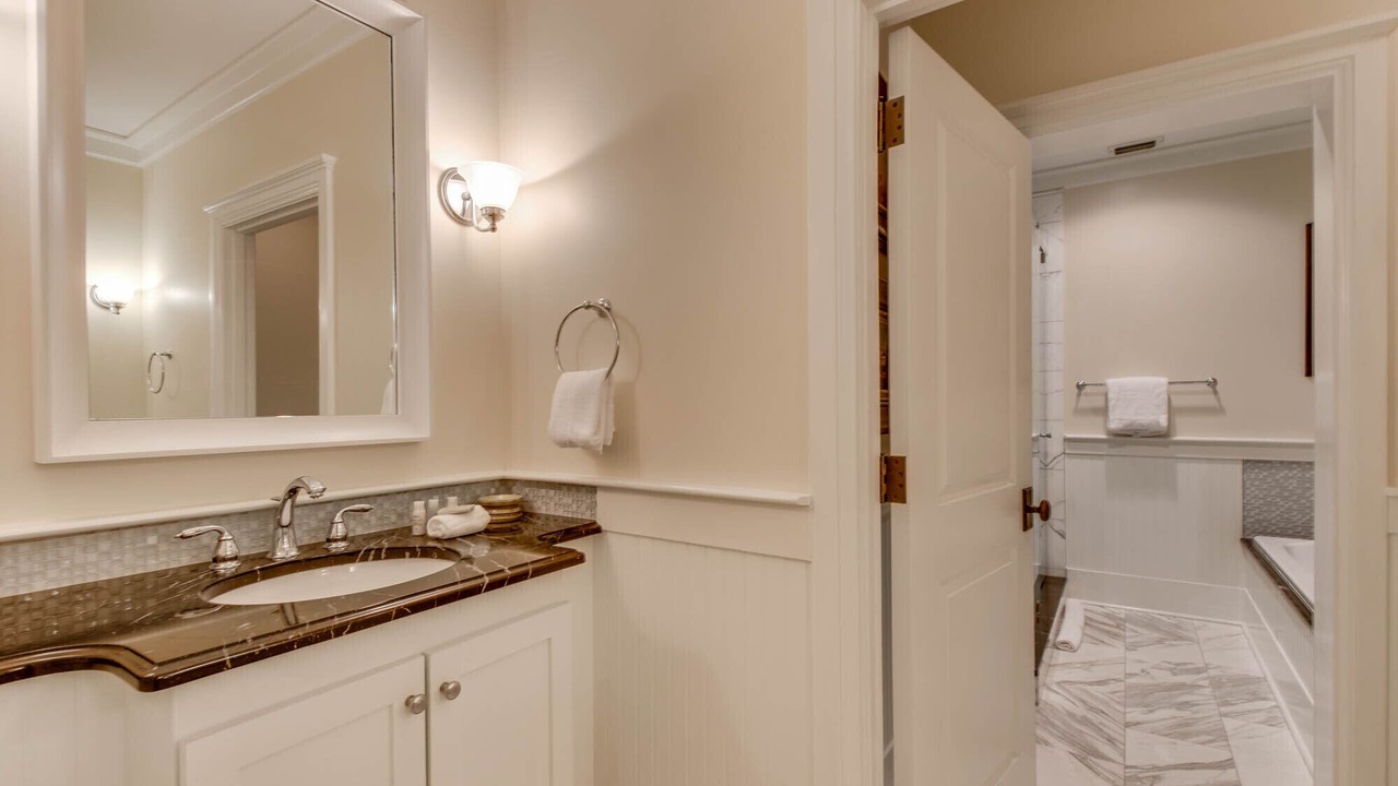 Photo of Bathroom in Beach District