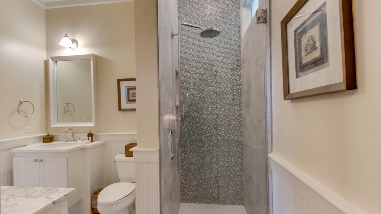 Photo of Bathroom in Beach District