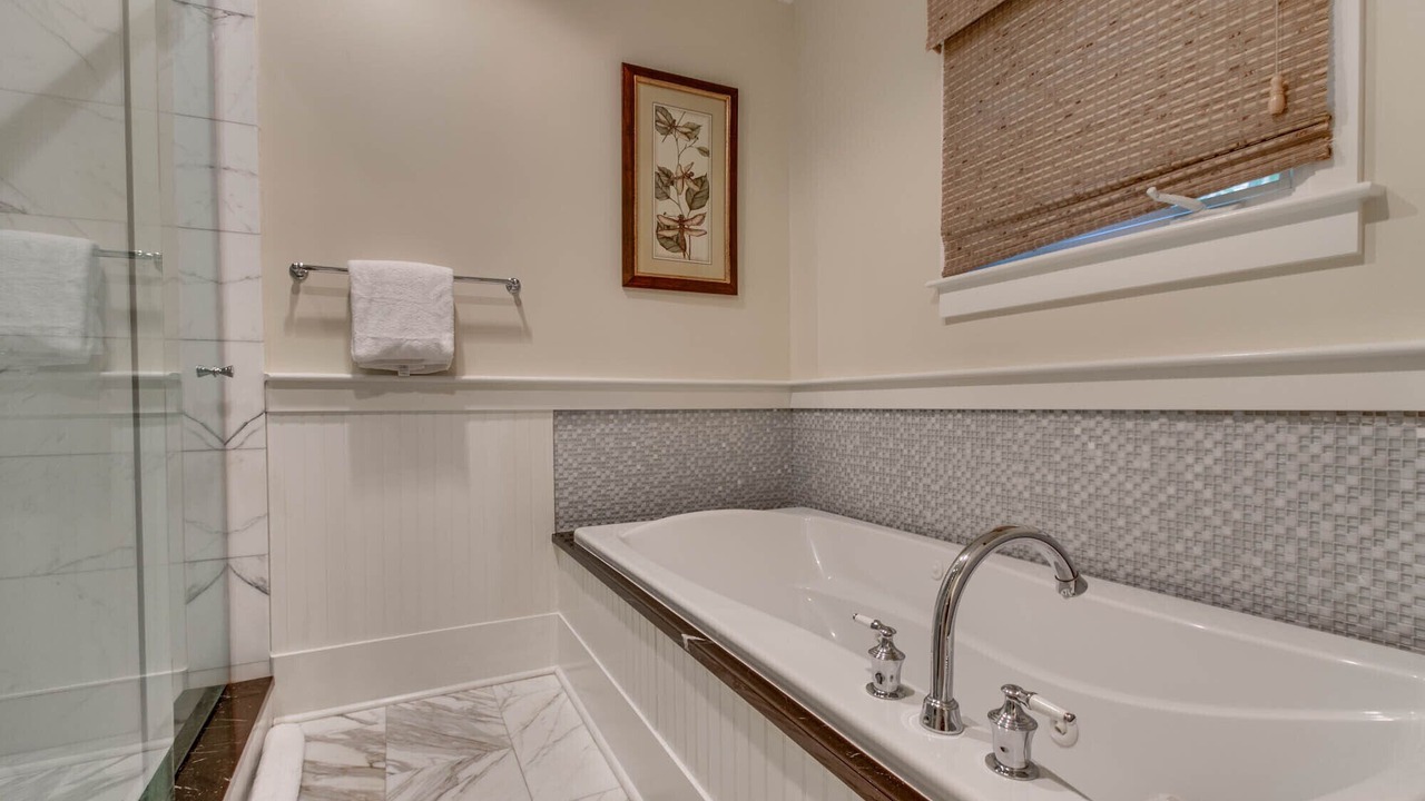 Photo of Bathroom in Beach District