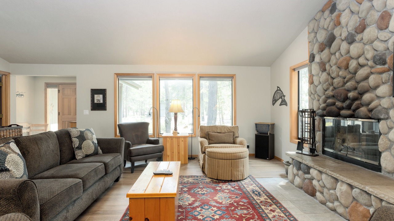 Photo of Livingroom in Sunriver