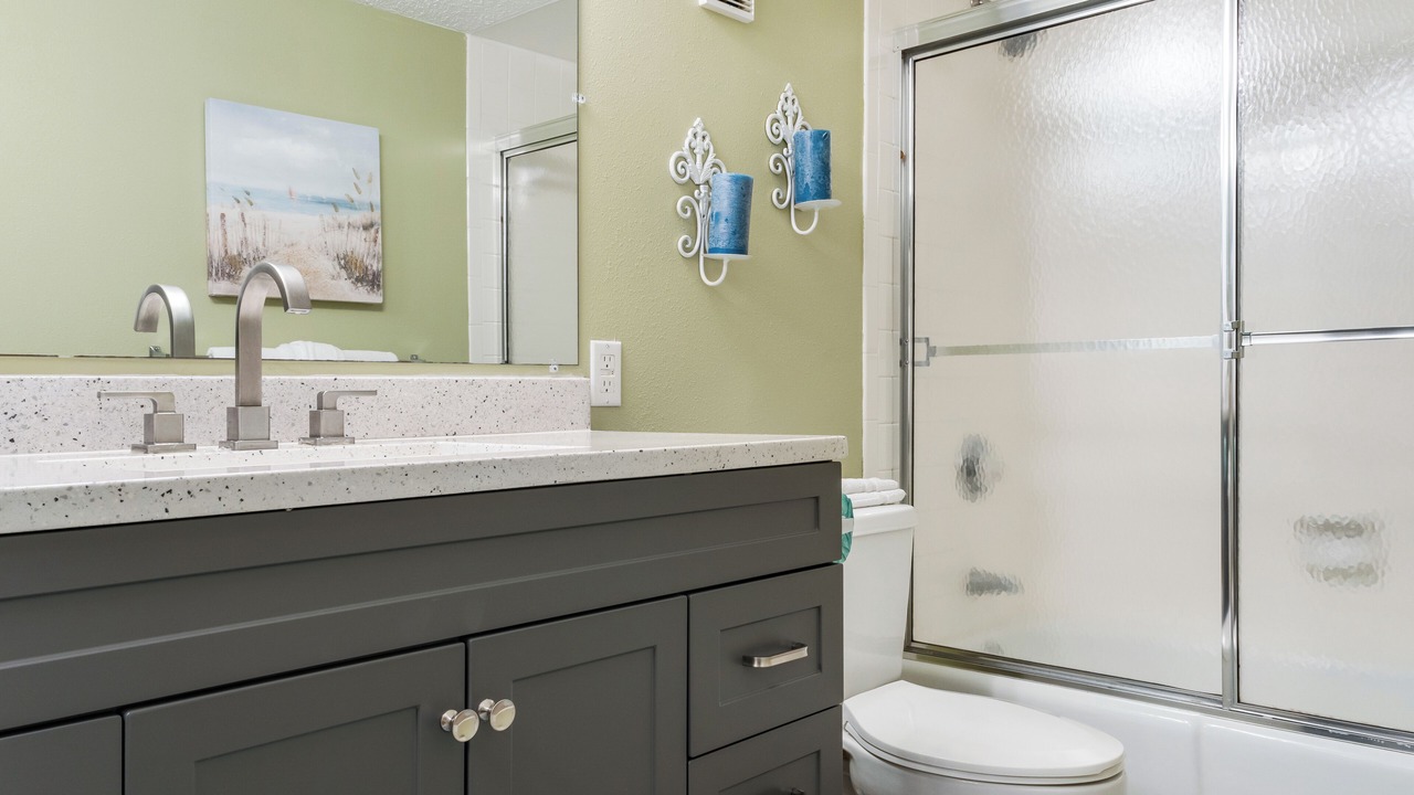 Photo of Bathroom in Holiday Isle