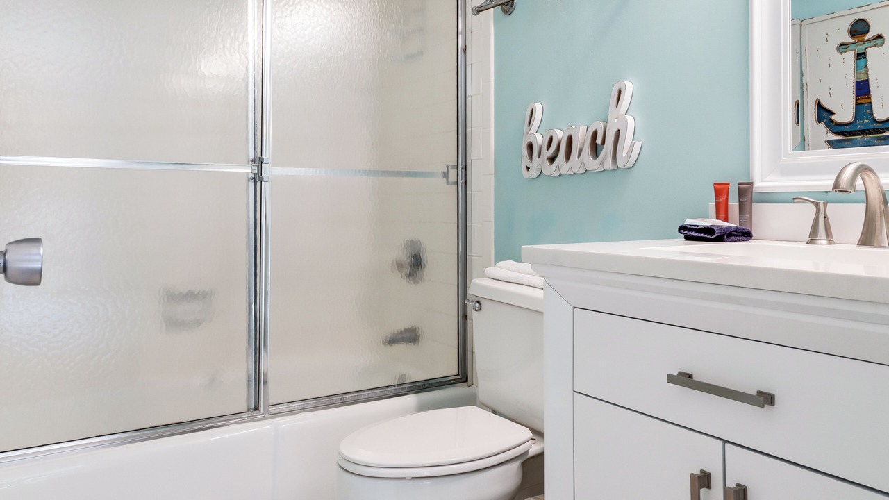 Photo of Bathroom in Holiday Isle
