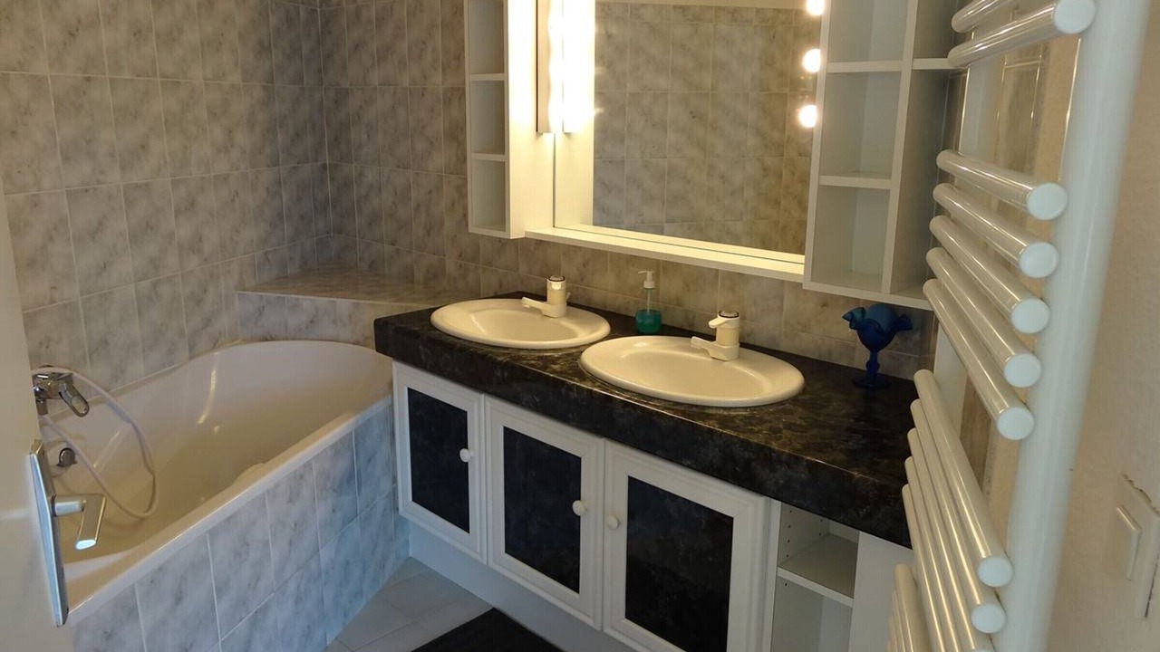 Photo of Bathroom in Tregastel