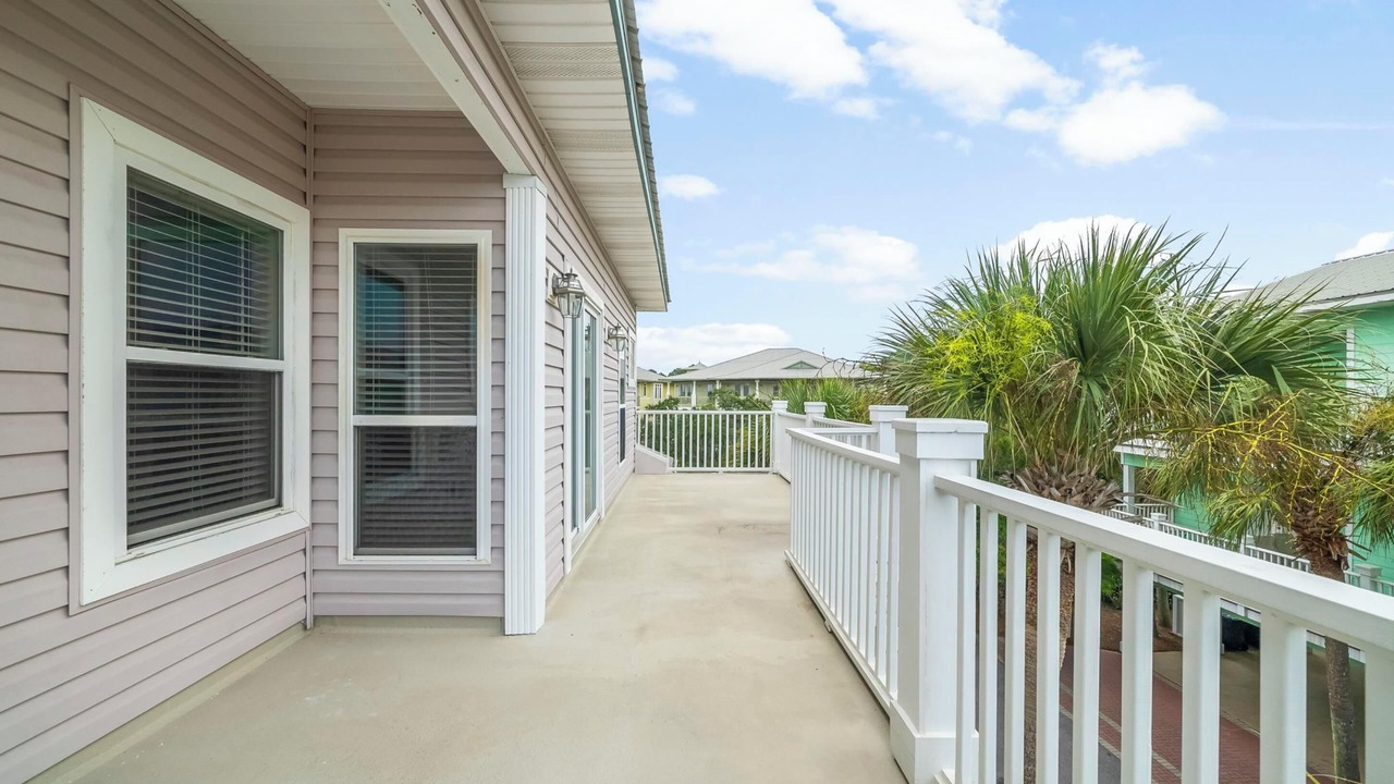 Photo of Patio Balcony in Majestica Beach