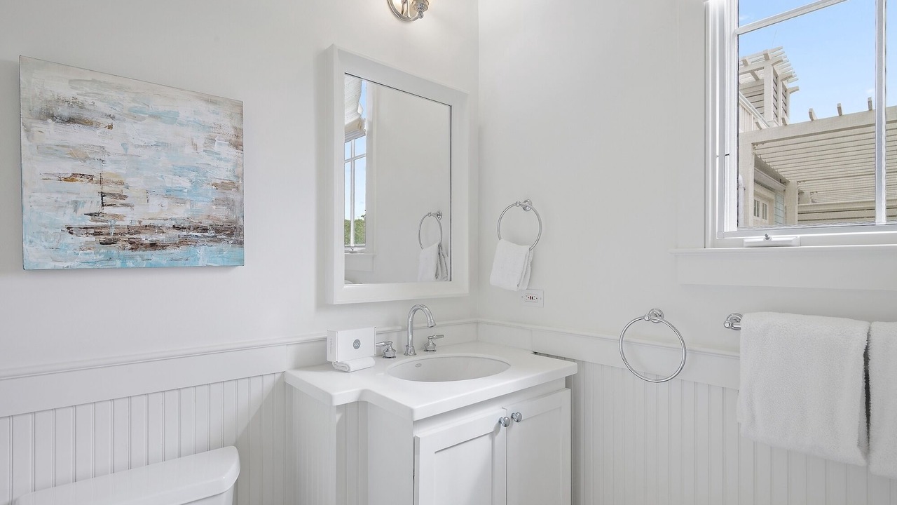 Photo of Bathroom in Beach District