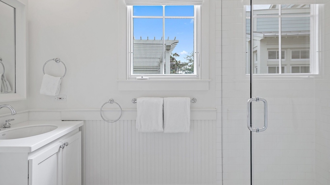 Photo of Bathroom in Beach District